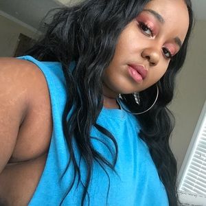 Meet your Posher, Candace